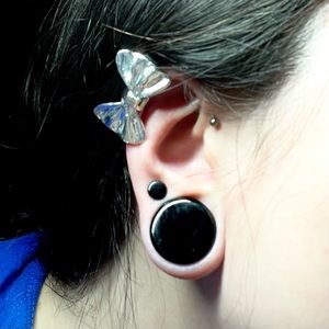 🍋 *BOGO* Cute Bow Ear Cuff